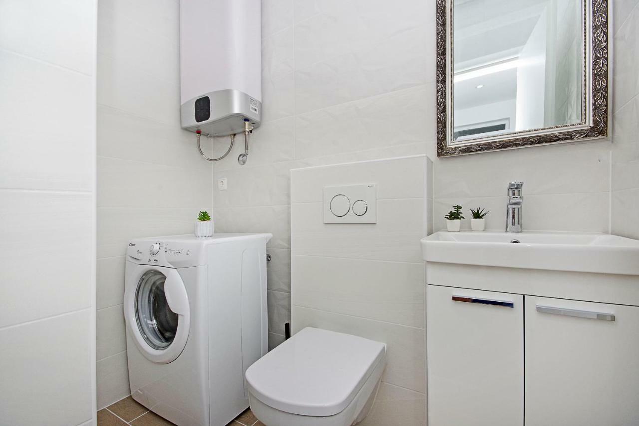 Apartment Mira Makarska Eksteriør billede